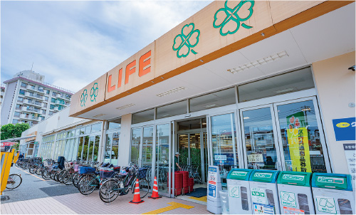 ライフ前野町店